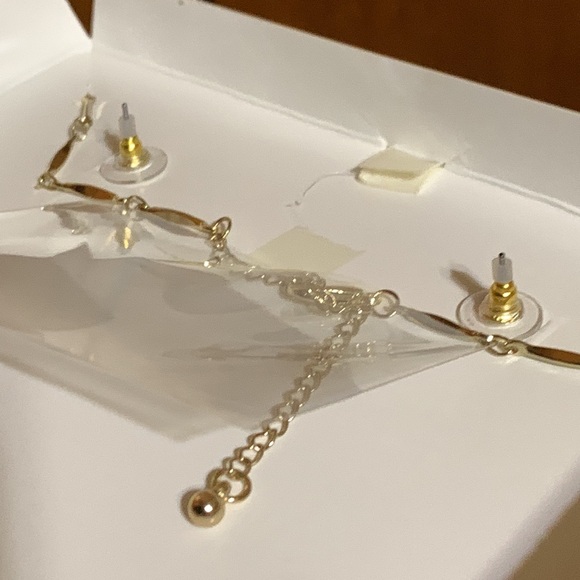 C & C CALIFORNIA: BRASS FRESHWATER PEARL NECKLACE WITH EARRINGS 🆕 - Picture 7 of 9